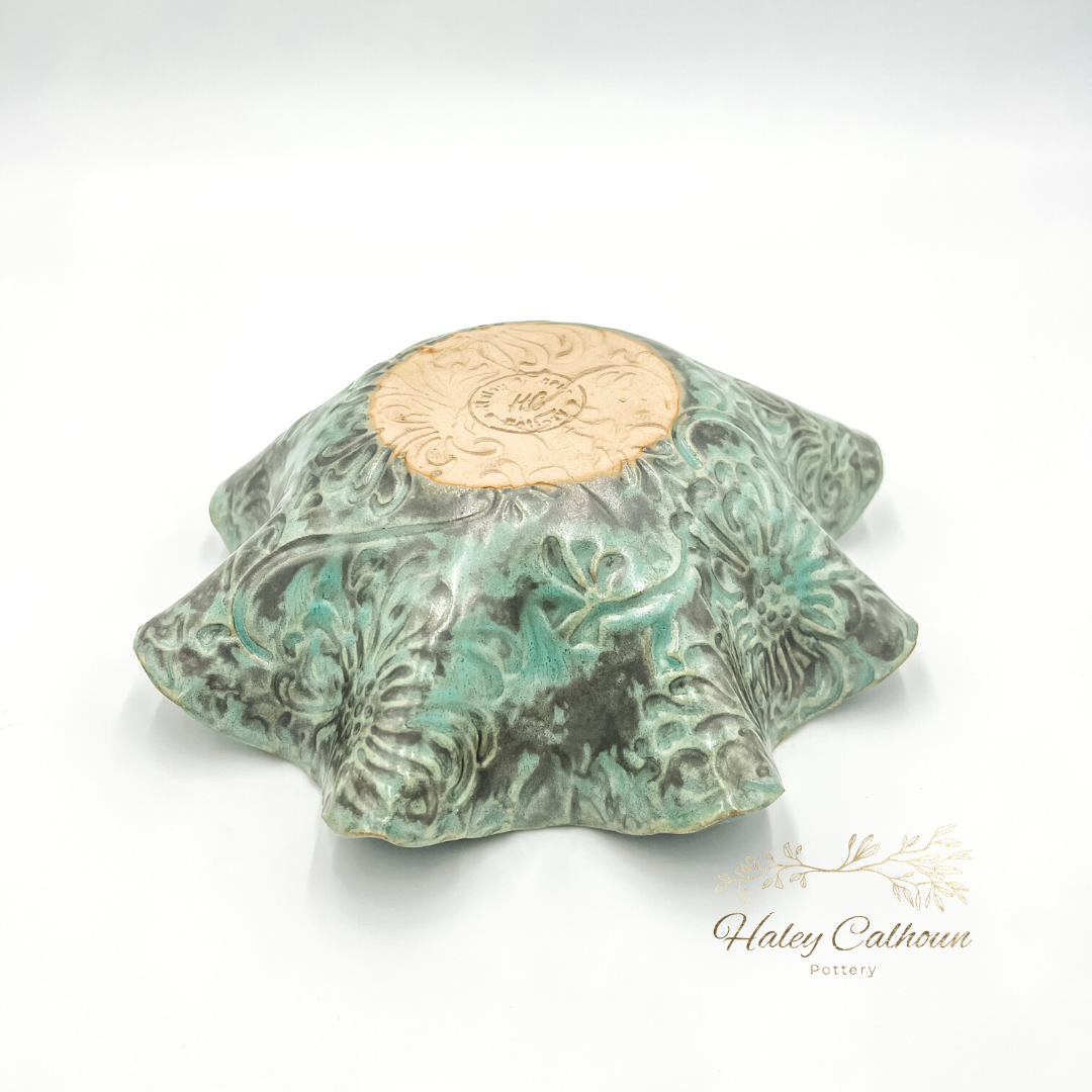 Oasis Scalloped Bowl