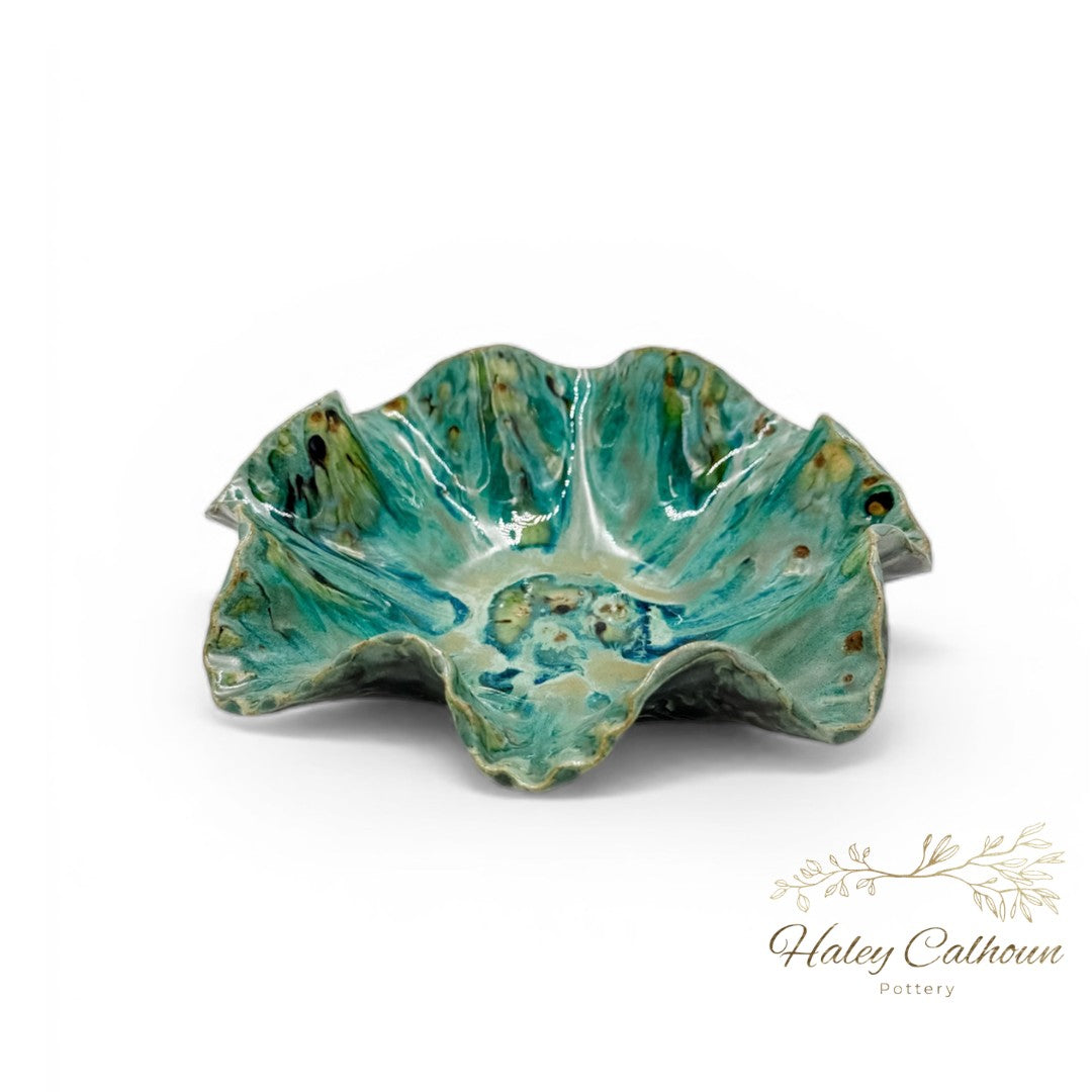 Oasis Scalloped Bowl